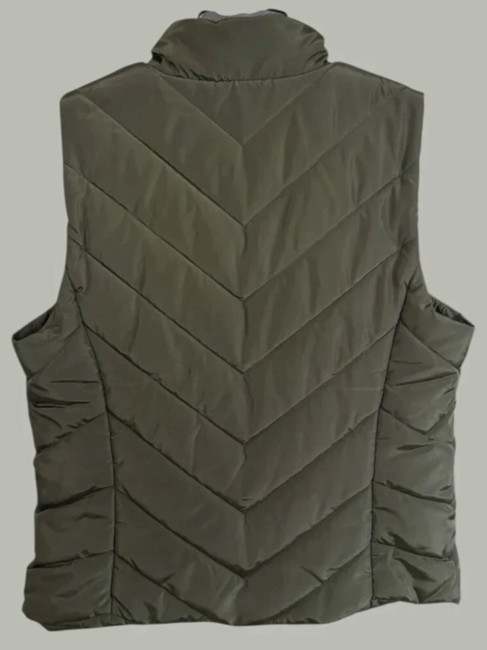 NWT Michael Kors Chevron Ivy Green Puffy Quilted Vest - Sz S - MSRP $125 - Picture 3 of 3